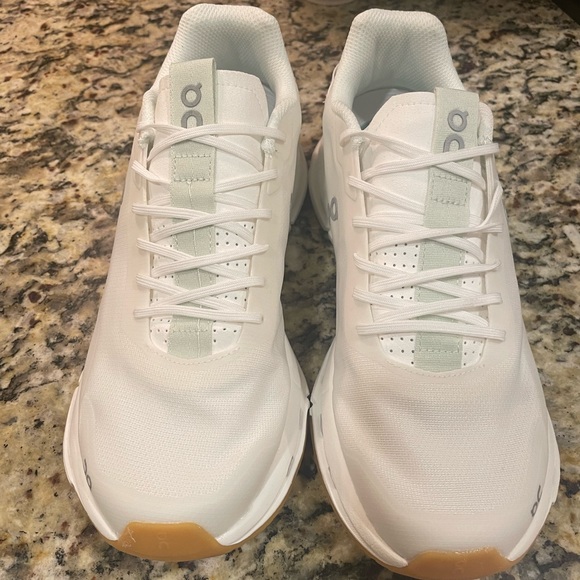 On Running White Athletic Shoes - Picture 5 of 10